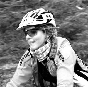MAKE4302 300x297 Mountainbike Rennen von Petra Reiter